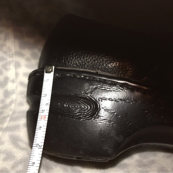 BORN b.o.c. Mules or clogs Excellent used condition BLACK - Picture 7 of 7